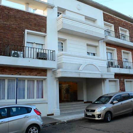 Hotel Crown Мело Екстер'єр фото