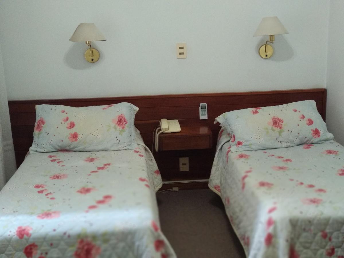 Hotel Crown Мело Екстер'єр фото