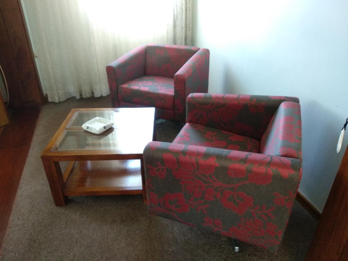 Hotel Crown Мело Екстер'єр фото