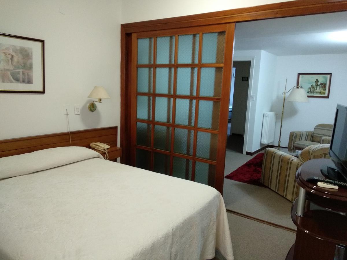 Hotel Crown Мело Екстер'єр фото