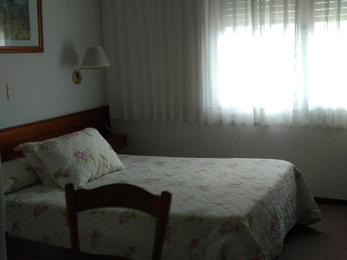Hotel Crown Мело Екстер'єр фото