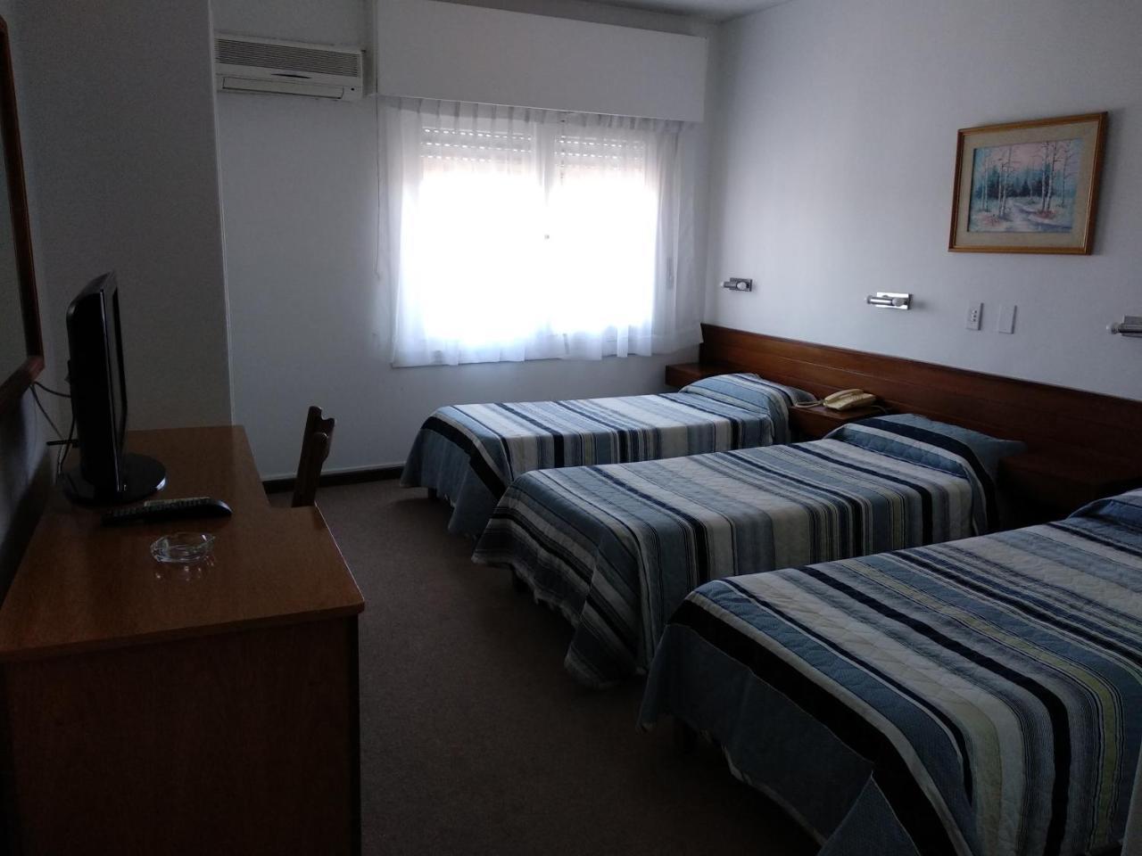 Hotel Crown Мело Екстер'єр фото
